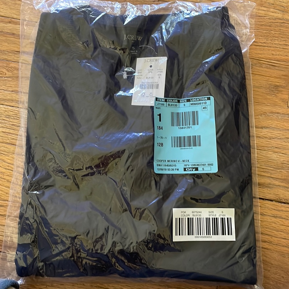 Cooper Merino V-Neck Sweater in navy